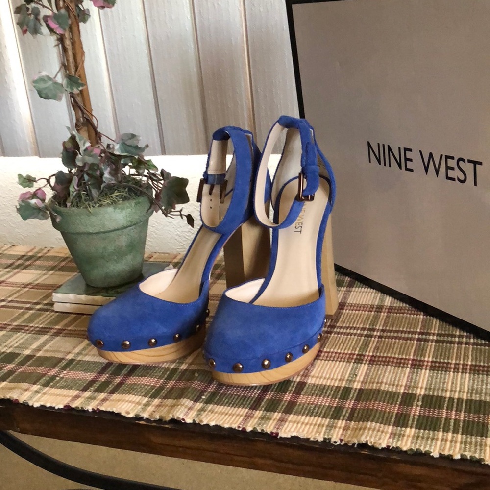 Nine West blue suede platform shoes, size 7, NWOT.